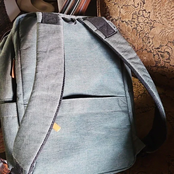 Nordace Men/ Woman Siena Pro 17" Backpack in Green - Picture 15 of 16